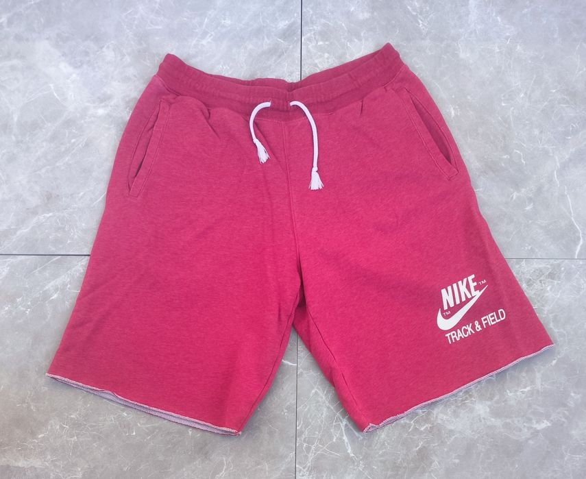 Nike къси панталони L размер