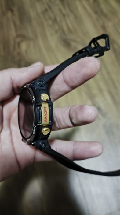Ceas Amazfit T-Rex 2 în stare perfectă