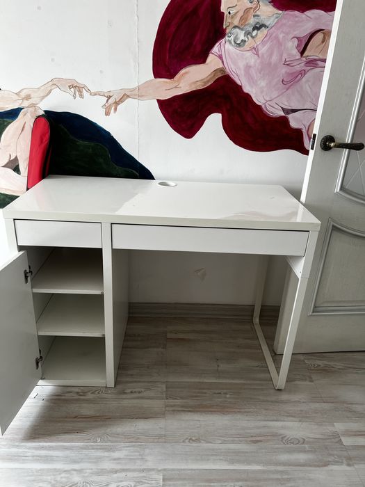 Столик IKEA белый