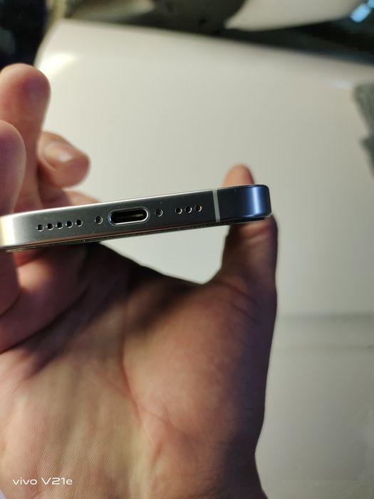 iPhone 16 pro 128 gb