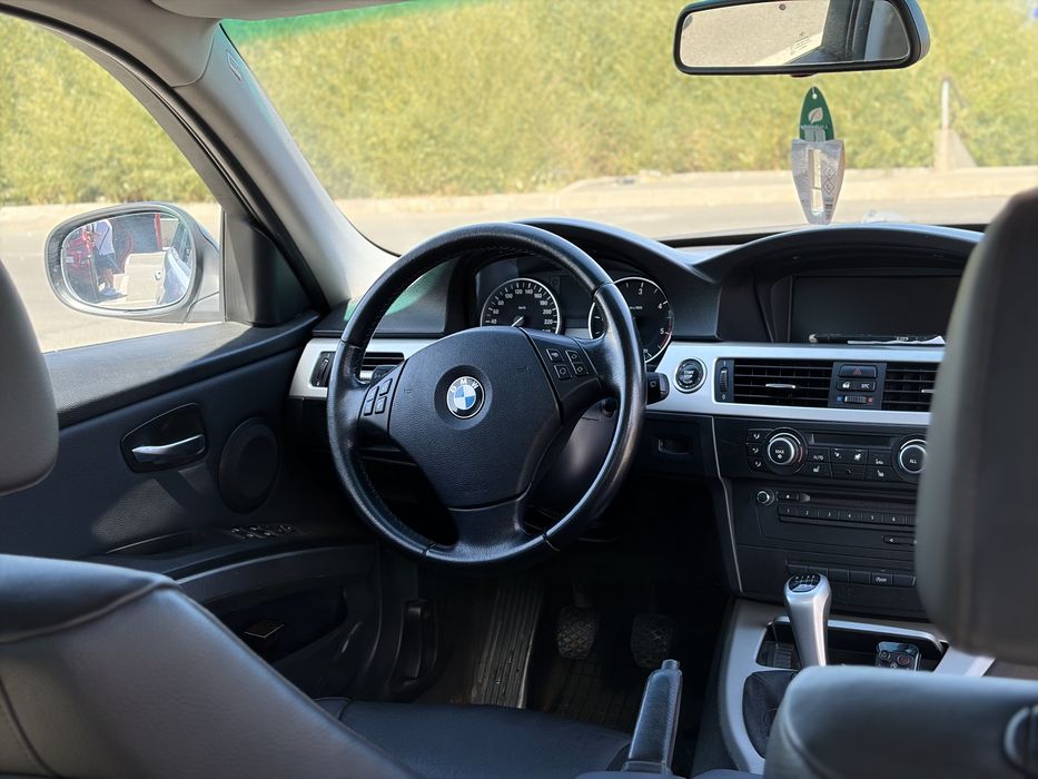 BMW 3 Series 2011 — imagine 4