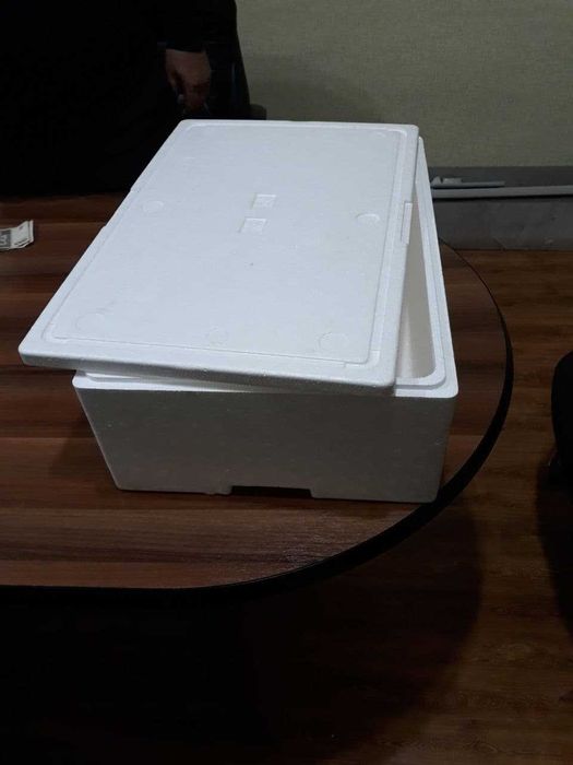 Ящики , контейнеры из пенопласта для перевозки брокколи и фрукты