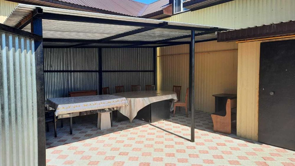 2-х этажный небольшой коттедж  недалеко от центра