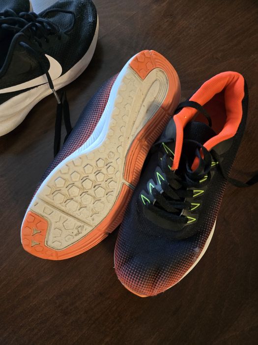 Маратонки Nike Revolution