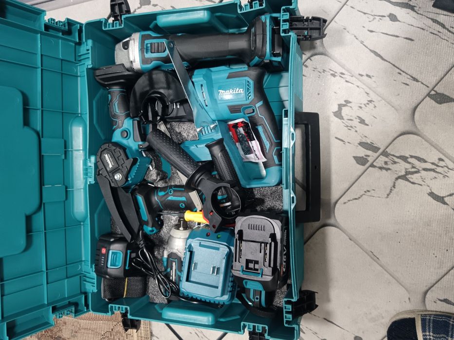 Продам набор электро инструментов MAKITA новый