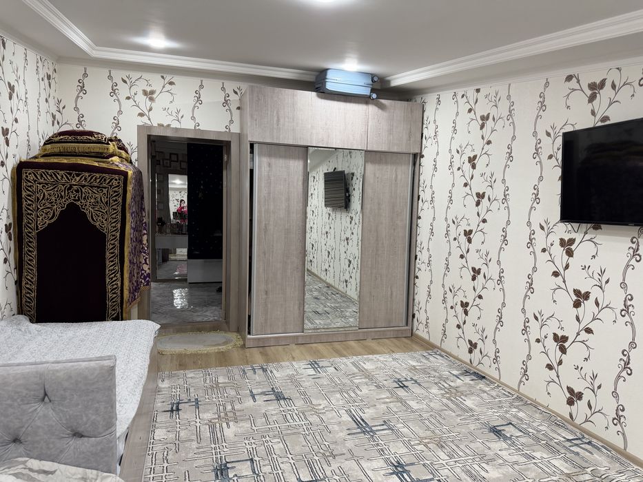 Kvartira  sotiladi    tayyor.     85 kvadrat.  barcha narsalari qoladi