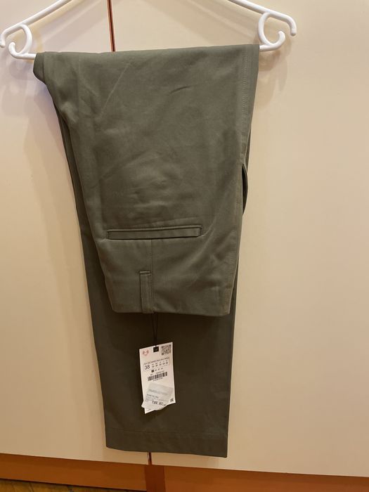 Vand costum nou Zara marimea 48 culoare kaki