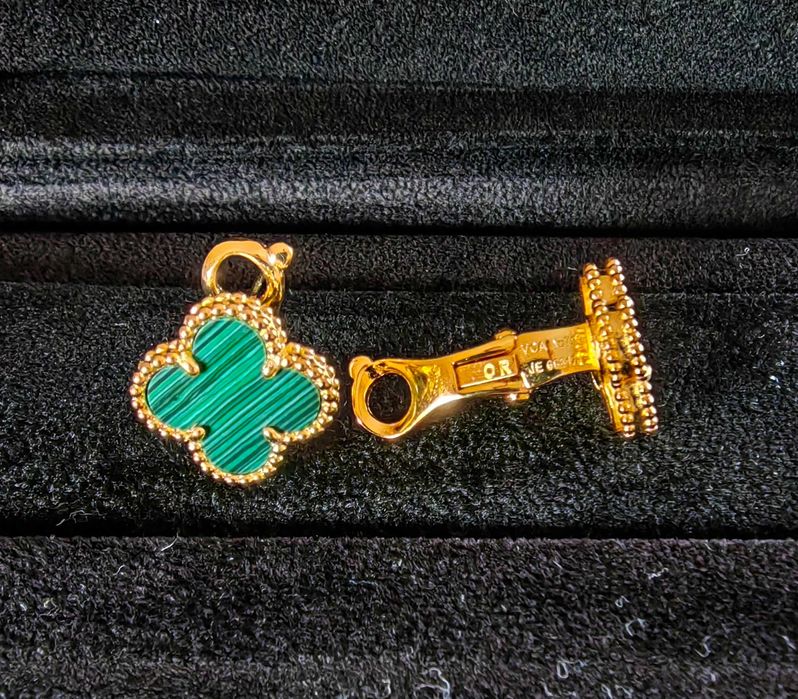 Обеци от зелен малахитVan Cleef & Arpels VCA Vintage Alhambra earrings