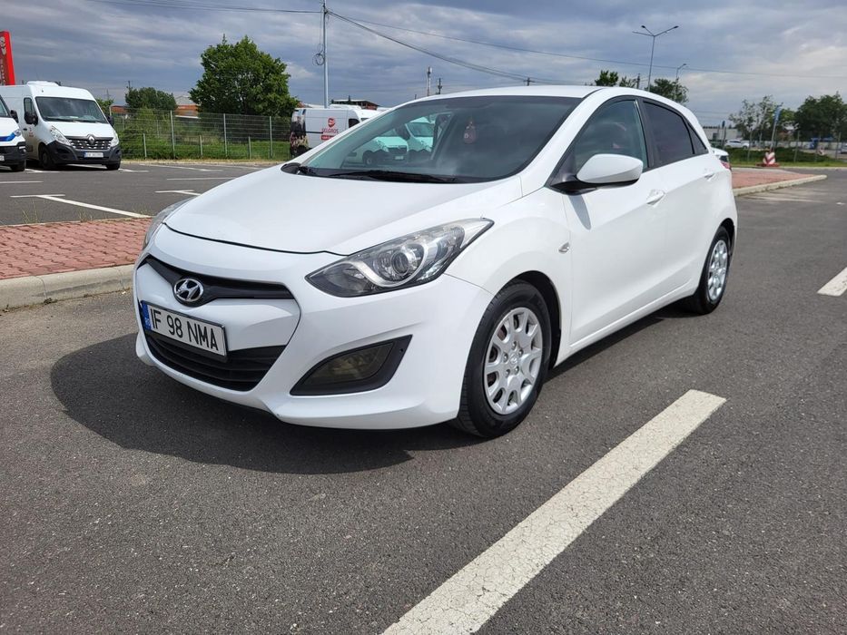 HYUNDAI i30