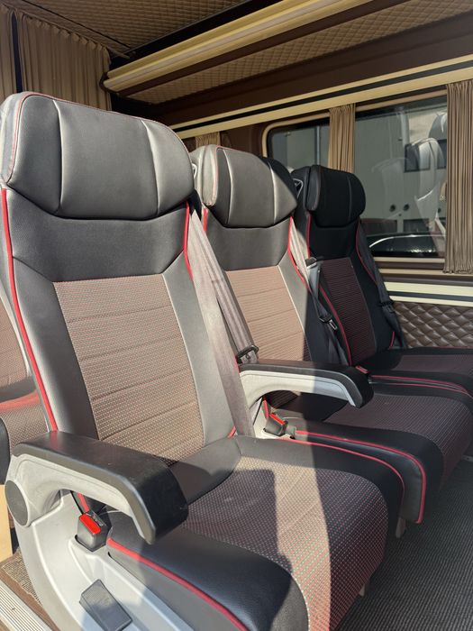 Mercedes Sprinter 319 8+1