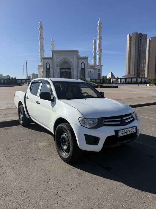 Пикап Митсубиши Продам