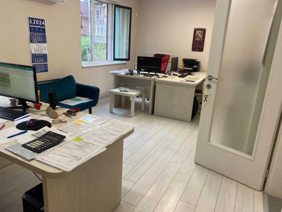 Продава се Тристаен апартамент в Хасково, Център - 95 кв.м за 1106 €/кв.м - Снимка #4