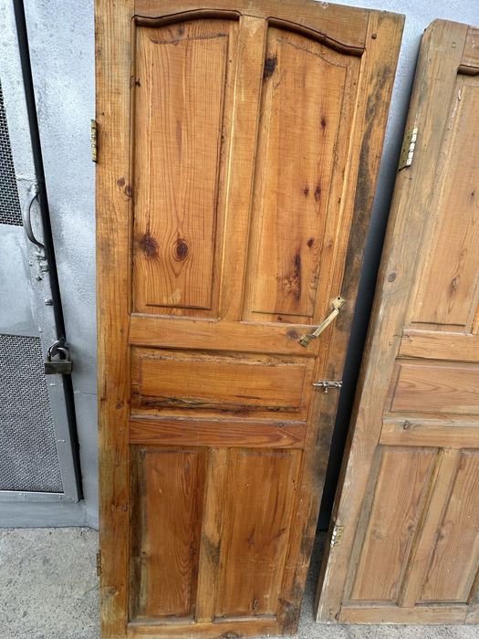 Продам деревяные двери