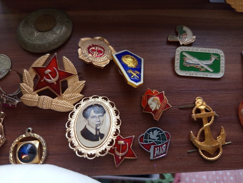 Брошки антиквариат