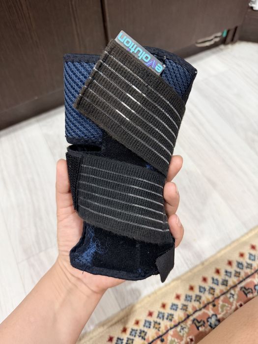 Бандаж на лучезапястный сустав