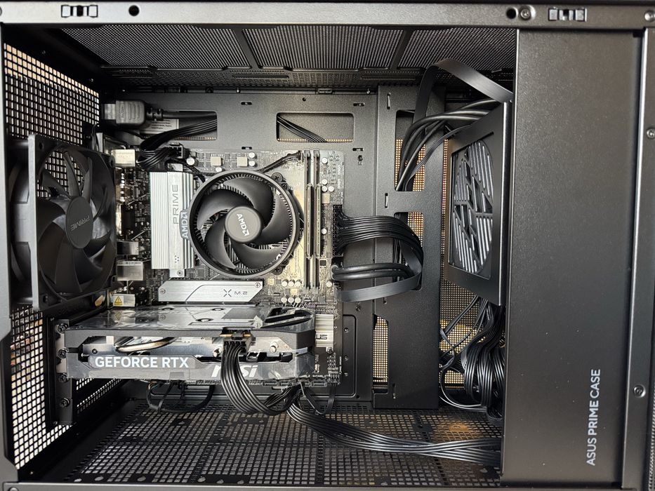 PC gaming Asus 16GB Ram cu RTX5060