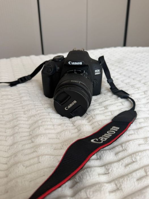 Canon EOS 2000D