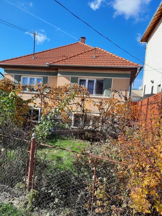 Vând casă spațioasă și gospodărie completă în Loc.Dealu, Jud.Harghita