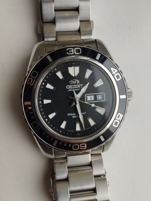 Продам часы Ориент б/у в хорошем состоянии. Авто под завод, механ