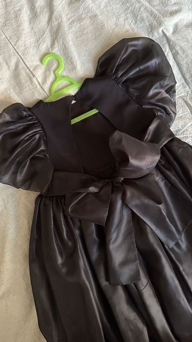 Пальто и платья для девочки 5-8 лет