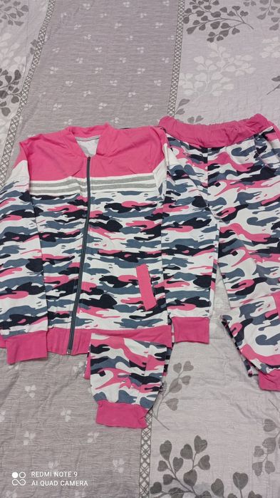 Вещи в хорошем состоянии на 10-12 лет.Цена за одну вещь