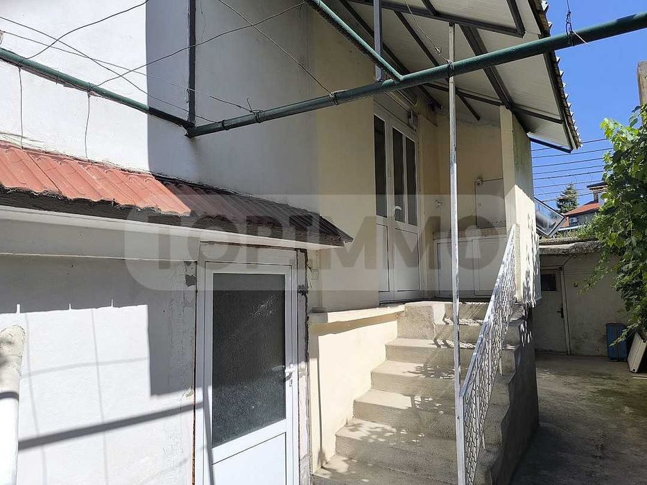 Етаж от къща в град Белослав