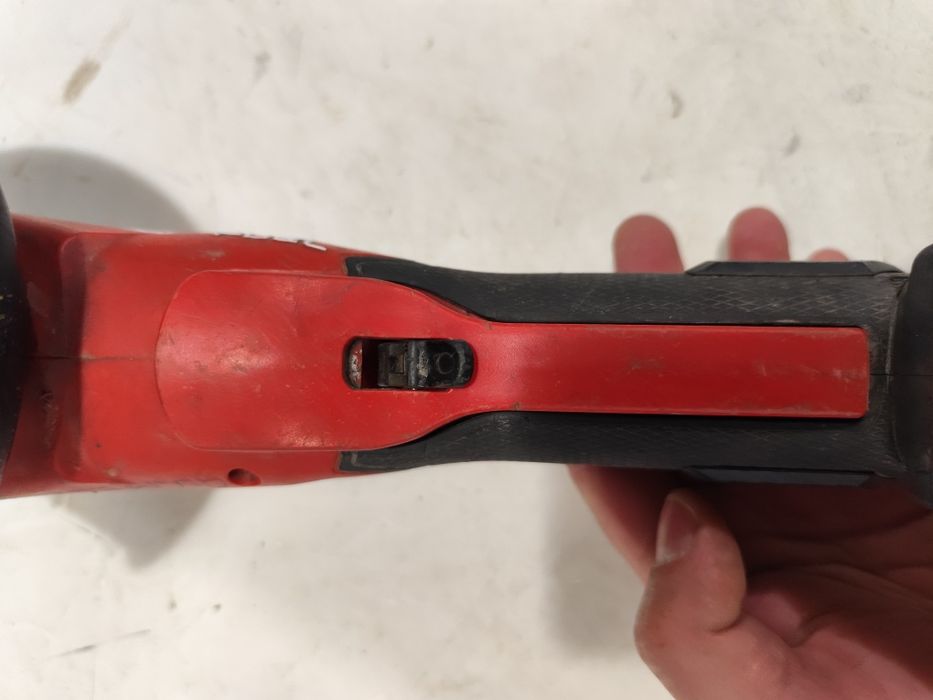 Безчетков ъглошлайф Милуоки Milwaukee M18 FSAGV125XPDB регулиране на о