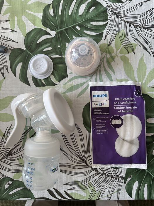 Ръчна помпа за кърма Philips Avent + подарък протектори за зърна