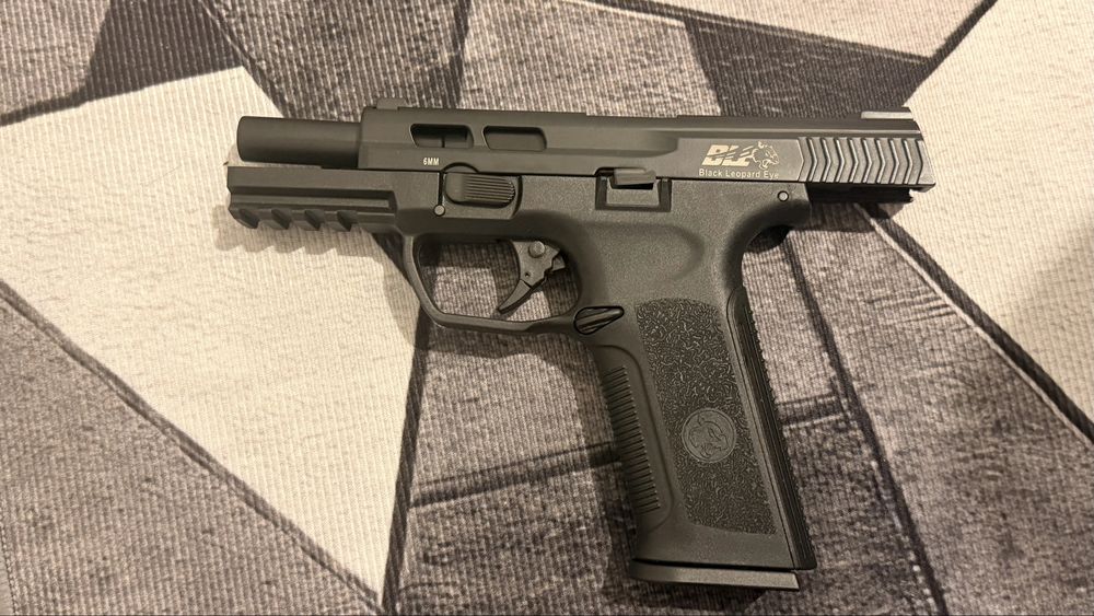 Pistol airsoft ambidextru ICS BLE-XAE GBB