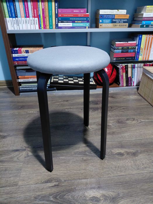 Scaun Stivuibil Tapitat Metal, NOU