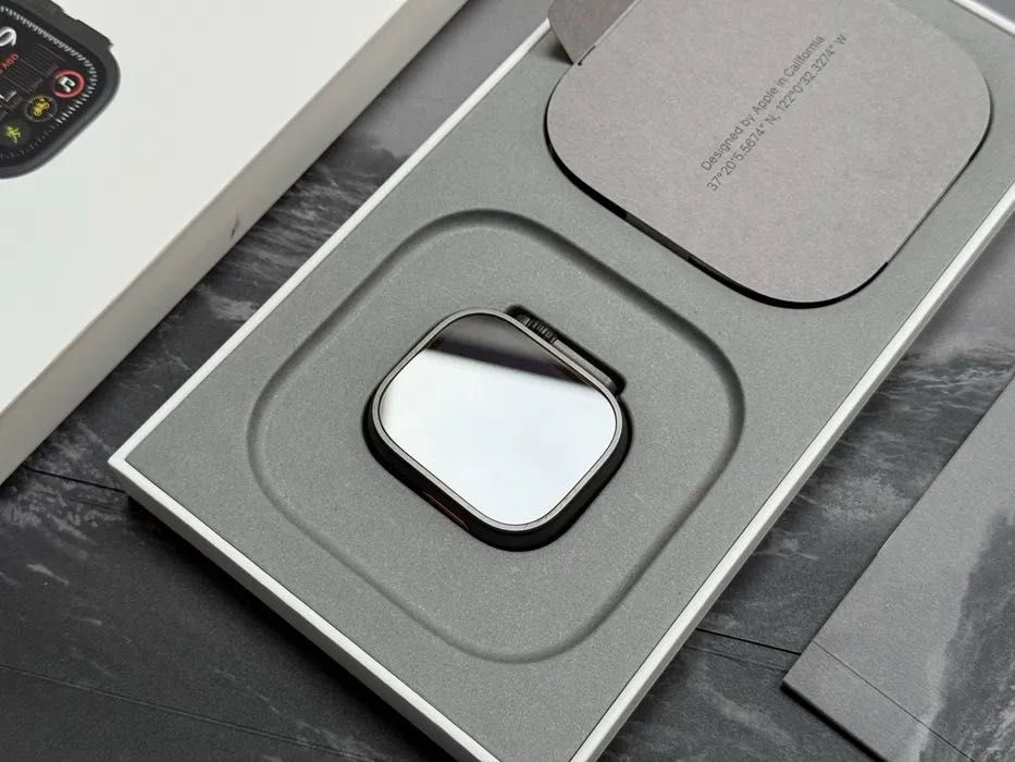 Apple watch Ultra 2 Black Titanium Milanese Loop Гаранция