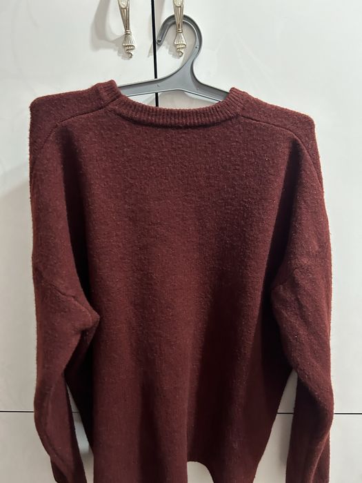 Бардовый теплый свитер