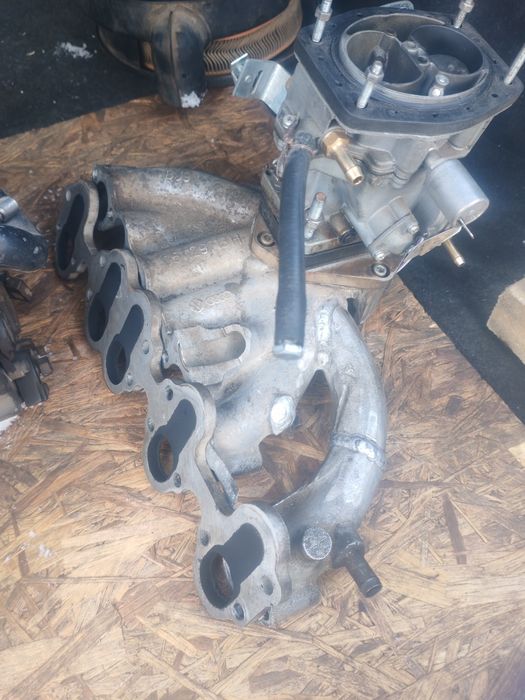 Ауди  объем  2.3 двигатель