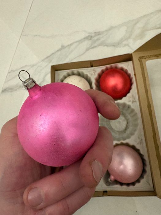 Set 6 globuri brad craciun rare în cutia originală roz alb anii 1947