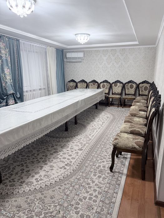 Кілем, 2 стол 5м, стульялар, кілем (7*4)сатылады.