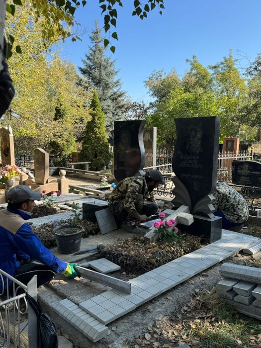 Памятники и гранитные комплексы под ключ в Алматы и области