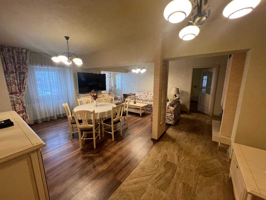 Apartament modern 4 camere de inchiriat