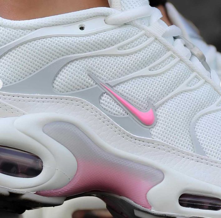 Бели дамски маратонки 36-40 номер