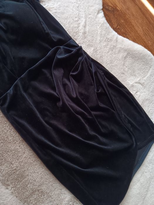 Черна рокля от кадифе