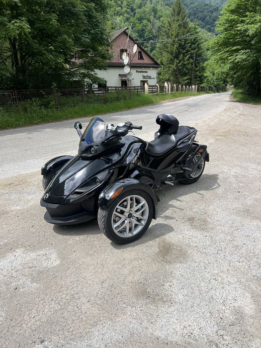 Vand Can-am Spyder RS 1000 cmc, an de fabricație 2014, 16700 km, stare perfectă fără nici un defect! Îl vând pentru că nu am timp de el !