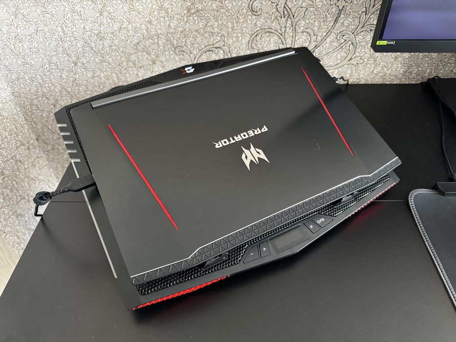Продам игровой ноутбук Acer Predator Helios 300