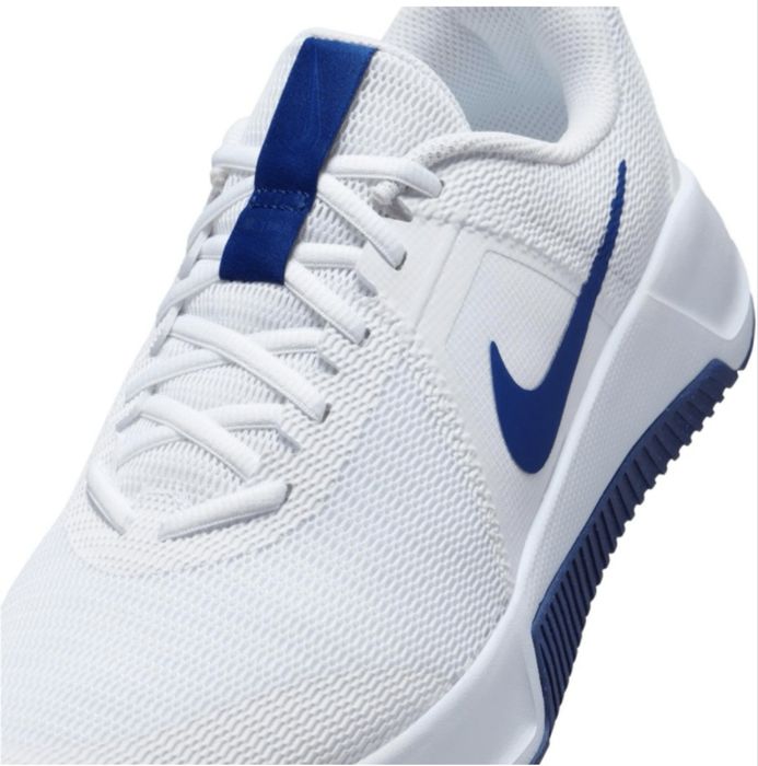 Продам новые кроссовки Nike