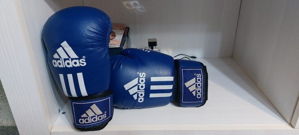 Продаю боксёрские перчатки