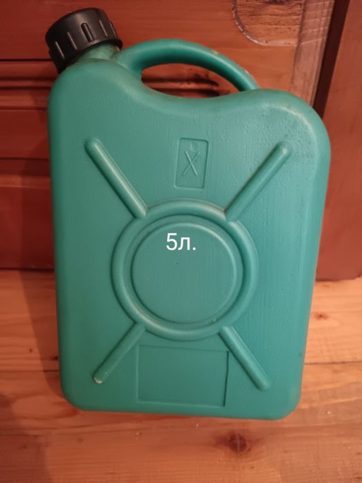 Пластмасови туби