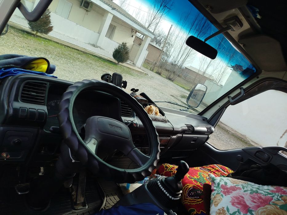 Исузи 5 тона 2012 кубаси 20 куб