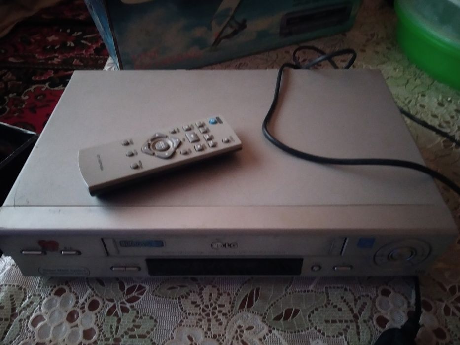 Видеомагнитофон LG