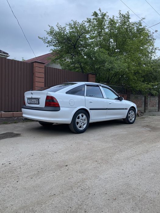 Опель Вектра б 1997 год