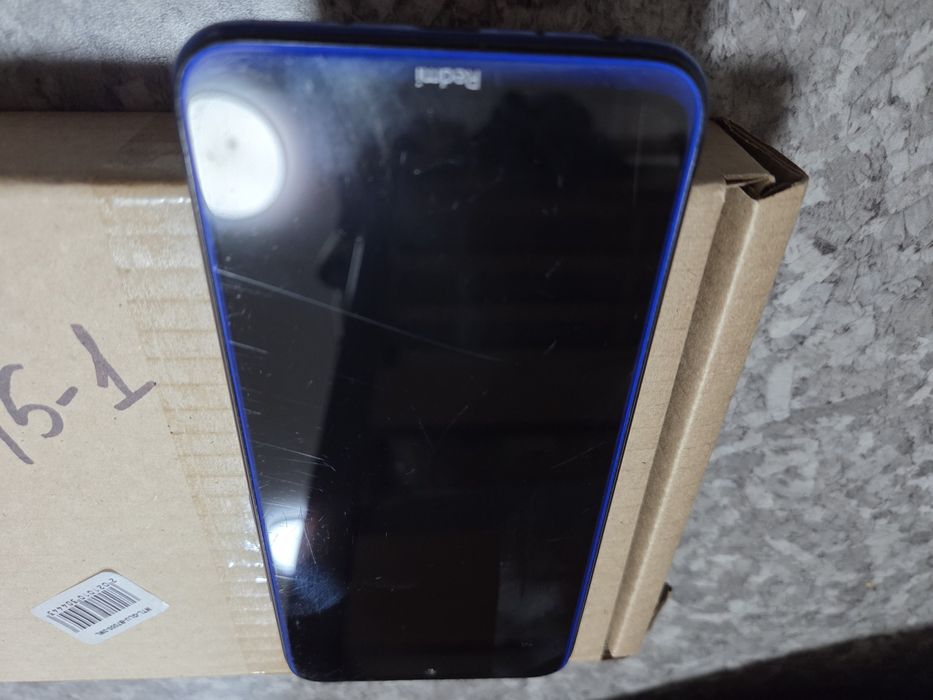 Redmi Note 8, и Iphone 7 в одном лоте.