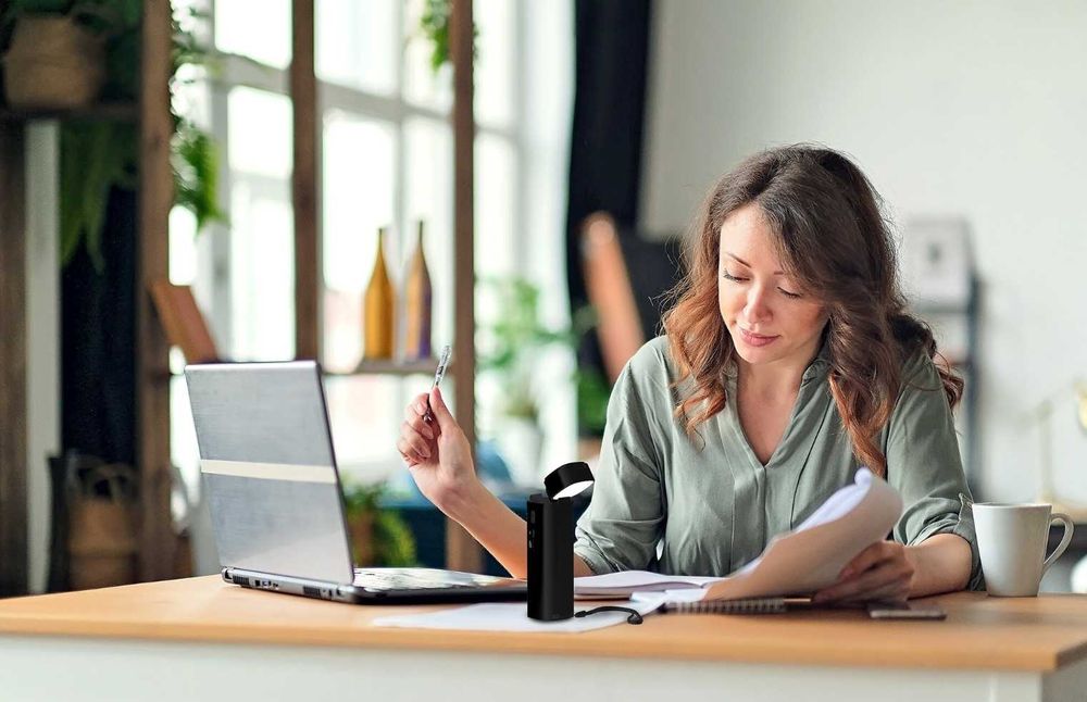 Lampă LED 3 în 1 – birou + lanternă + baterie externă