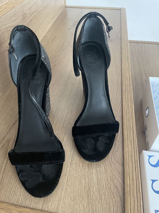 Дамски сандали Guess